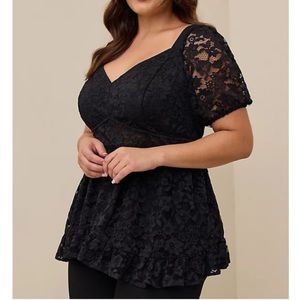 TORRID NWT BABYDOLL LACE PUFF SLEEVE TOP
